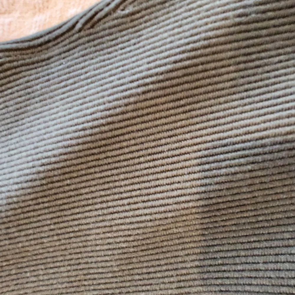 - 🌿 Bar III Ribbed Knit Sweater – Olive Green Cozy Style  Women’s L